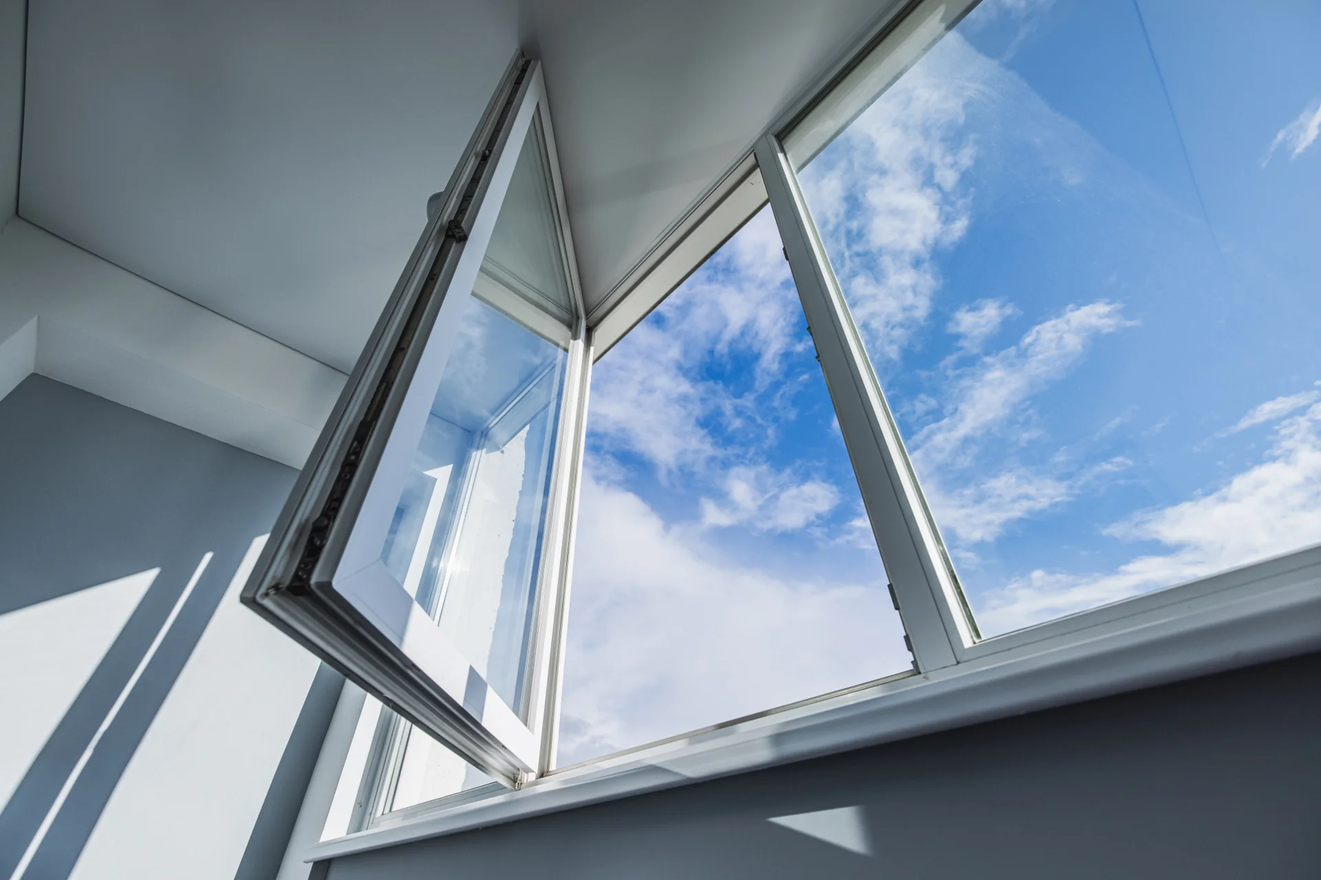 VLX 80 Casement Window in Boynton Beach, FL | Sightline Windows & Doors Boynton Beach - detail 1