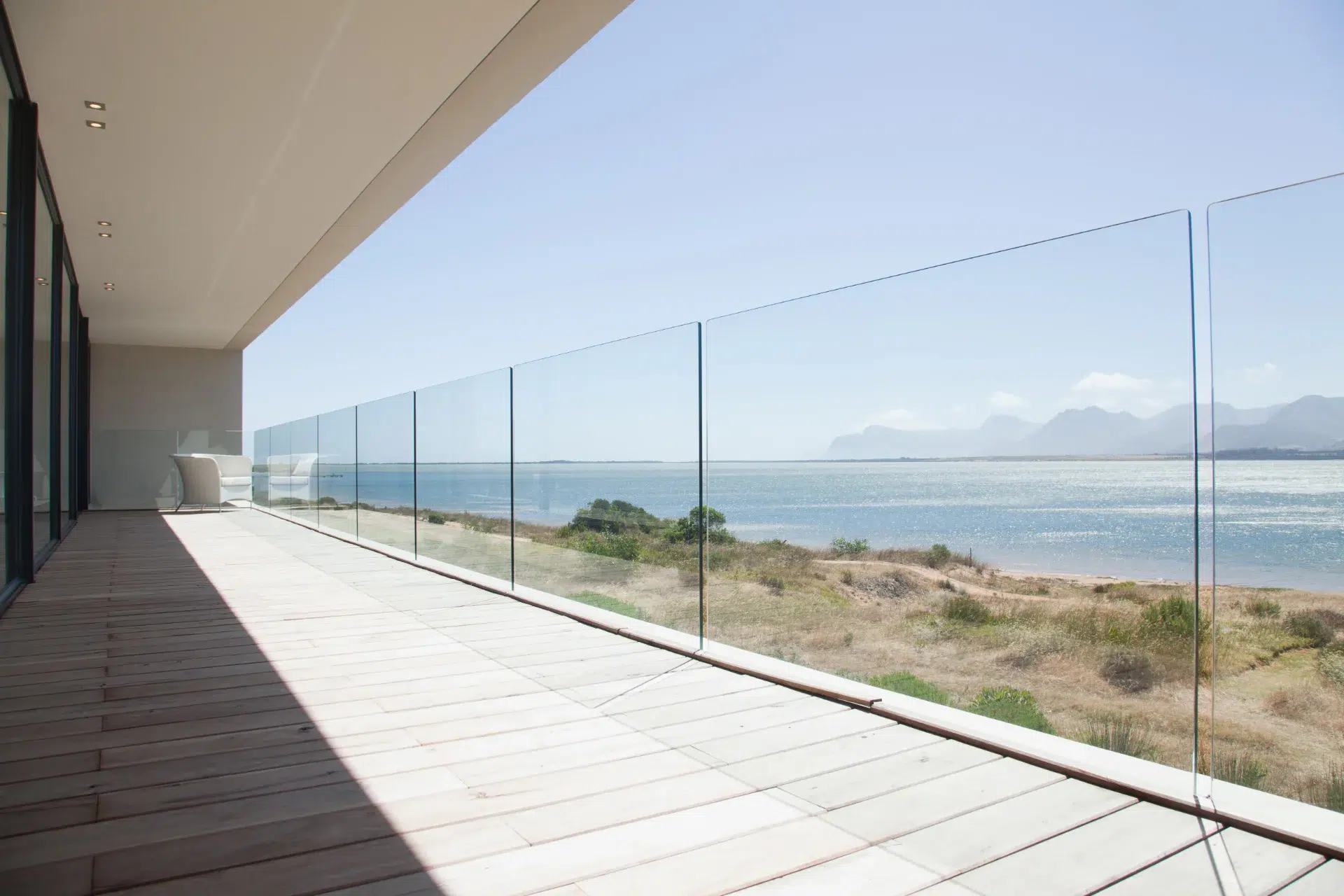 VLX 120 Glass Railing System in Boynton Beach, FL | Sightline Windows & Doors Boynton Beach - detail 1